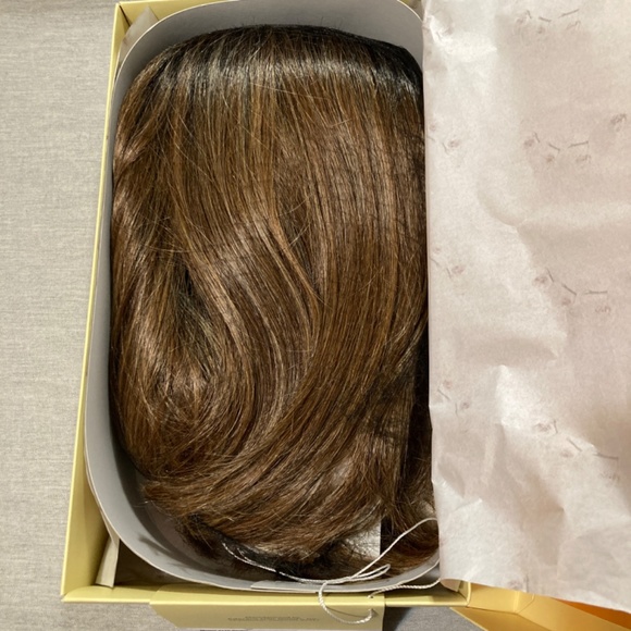 NWT Rene of Paris - Heat Friendly Synthetic Lace Front (mono part) Posh wig - Picture 7 of 10